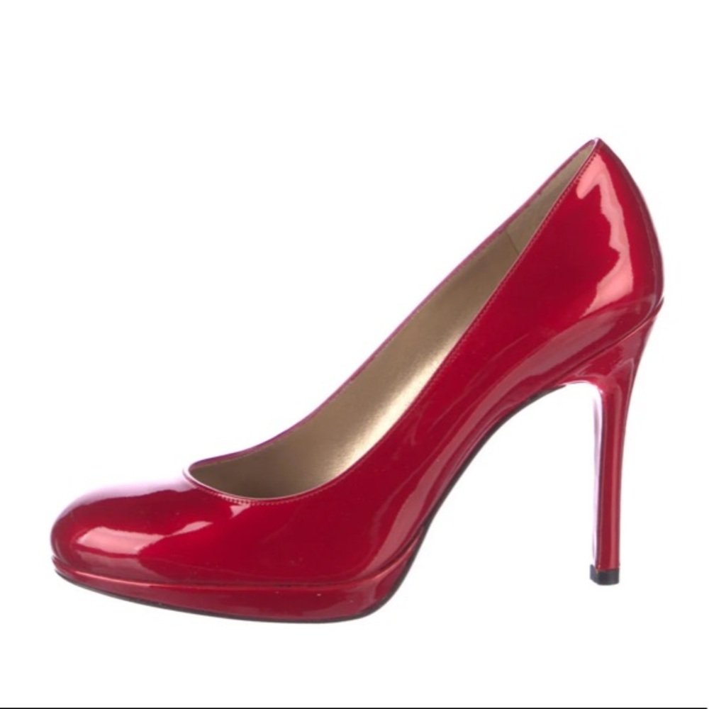 STUART WEITZMAN • Red Patent Leather Heels